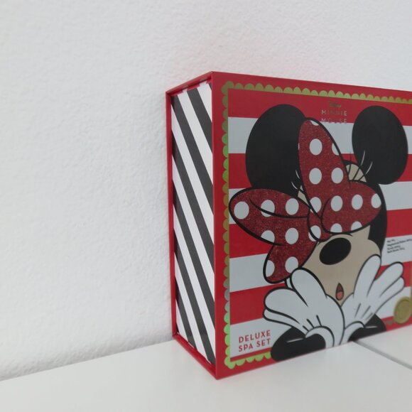 Disney Minnie Mouse Spa Gift Set Of 3 NWT - Picture 4 of 5